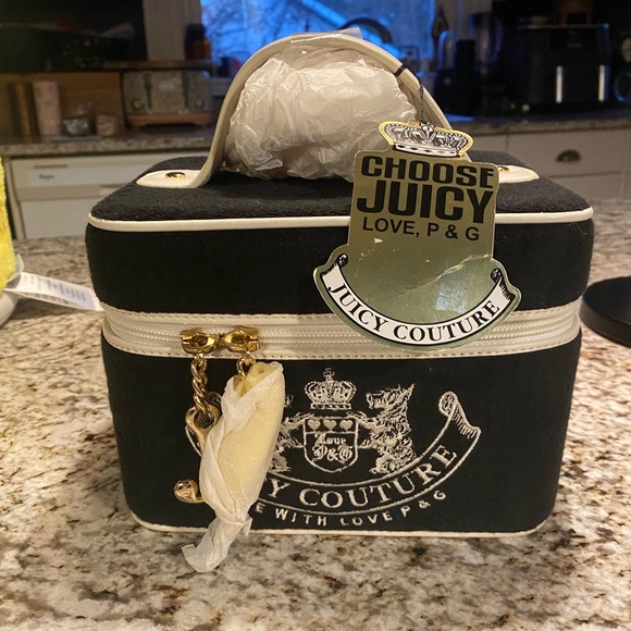 NWT Rare Y2k Velour Juicy Couture Train Case - Picture 1 of 8